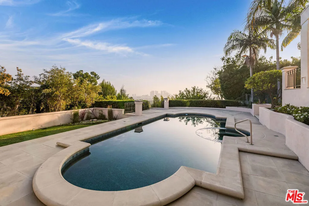 1136 Calle Vista Drive, Beverly Hills, California 90210 home-pic-28